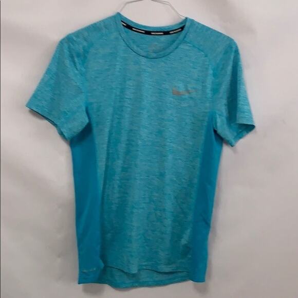 NIKE RUNNERS ATHLETIC‎ DRI FIT TOP SIZE S - Picture 1 of 8